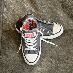 Converse size 5 gray